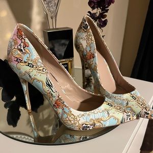 Women’s high heel multi print, sexy shoe